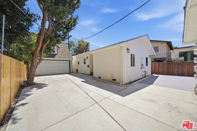 2896 W 14th Street, Los Angeles, CA 90006