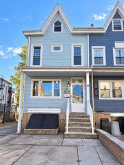 10 WEST 52ND ST, Bayonne, NJ 07002