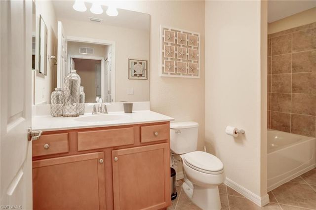 9826 Giaveno CIR 1514, Naples, FL 34113