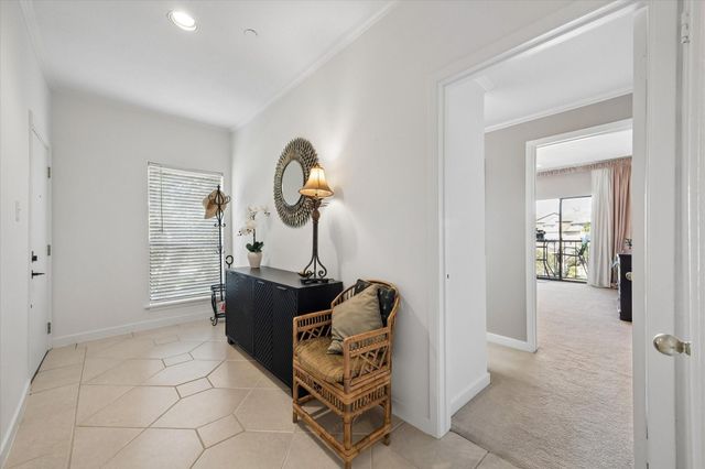 351 Lakeside Lane 201, Nassau Bay, TX 77058