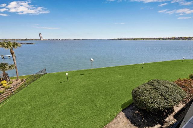 351 Lakeside Lane 201, Nassau Bay, TX 77058