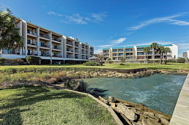 351 Lakeside Lane 201, Nassau Bay, TX 77058