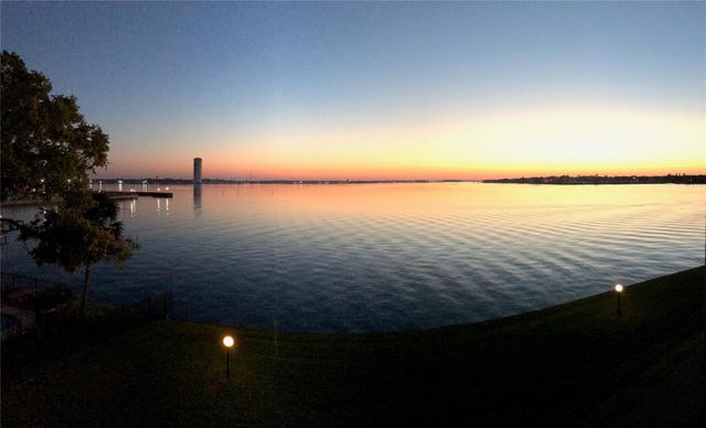 351 Lakeside Lane 201, Nassau Bay, TX 77058