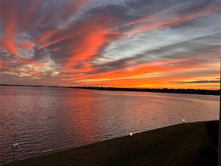 351 Lakeside Lane 201, Nassau Bay, TX 77058