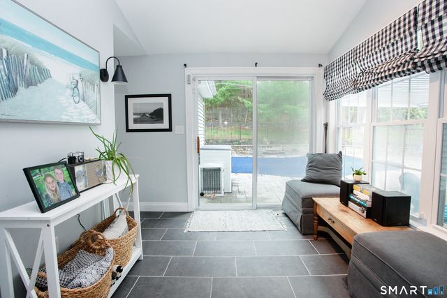 490 New Road, Avon, CT 06001