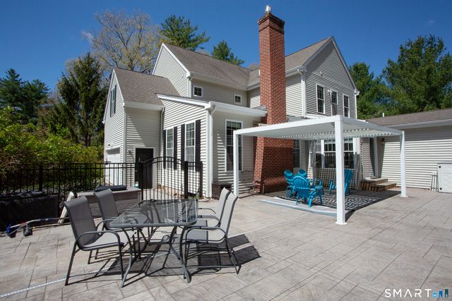 490 New Road, Avon, CT 06001