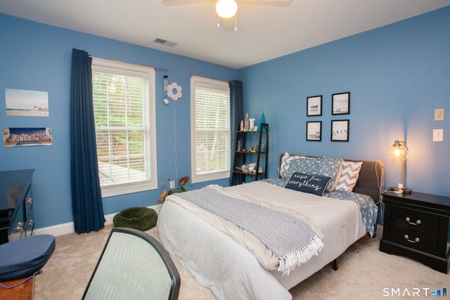 490 New Road, Avon, CT 06001