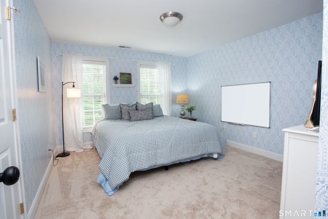 490 New Road, Avon, CT 06001