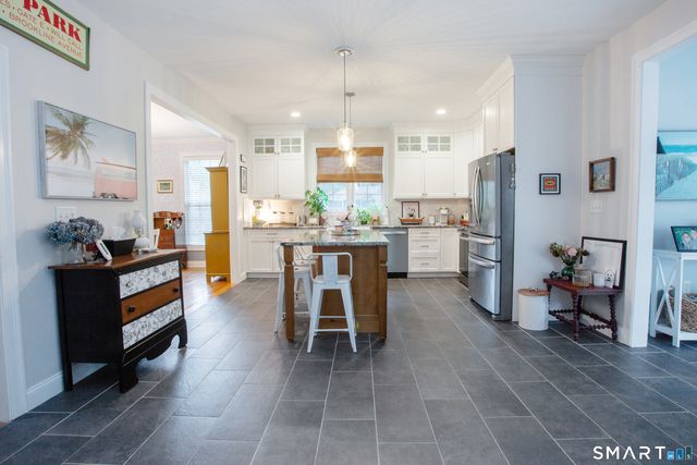 490 New Road, Avon, CT 06001