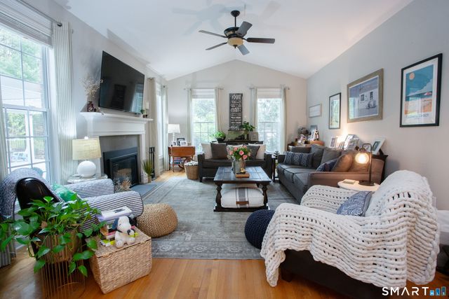 490 New Road, Avon, CT 06001