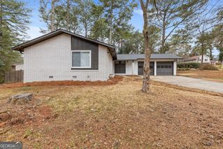 862 Hearthstone Drive, Stone Mountain, GA 30083