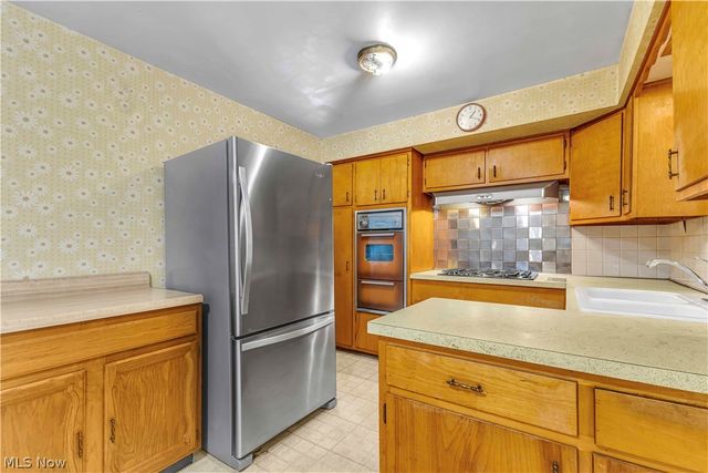 20559 Westwood Park Boulevard, Strongsville, OH 44149