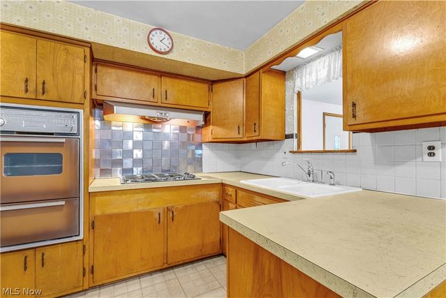 20559 Westwood Park Boulevard, Strongsville, OH 44149