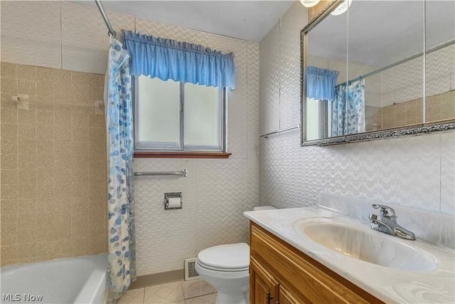 20559 Westwood Park Boulevard, Strongsville, OH 44149