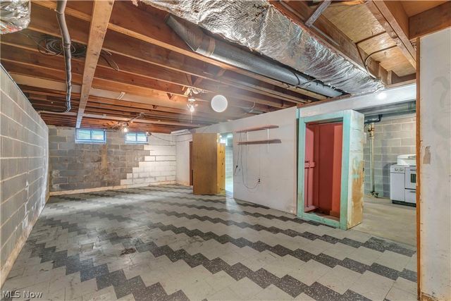 20559 Westwood Park Boulevard, Strongsville, OH 44149