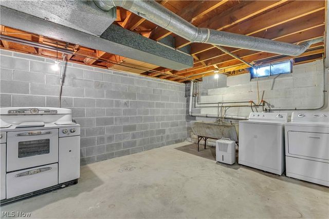 20559 Westwood Park Boulevard, Strongsville, OH 44149