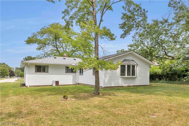 20559 Westwood Park Boulevard, Strongsville, OH 44149