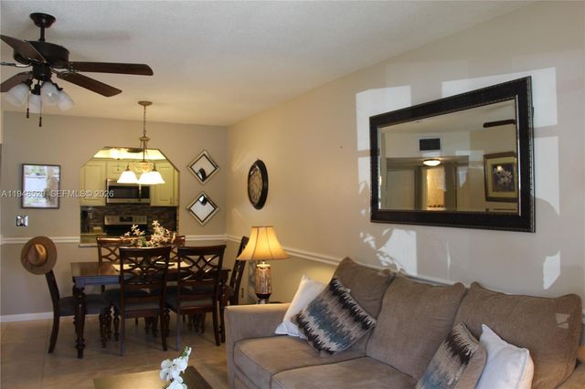 5620 SW 3rd Pl 114, Margate, FL 33068