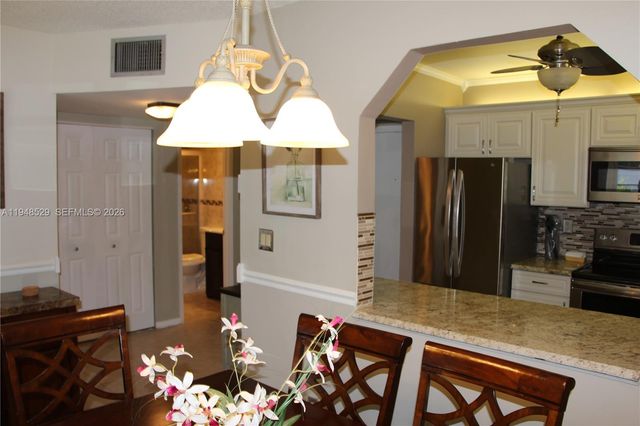 5620 SW 3rd Pl 114, Margate, FL 33068