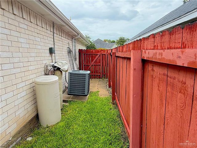 1305 N 48th Street, Mcallen, TX 78501