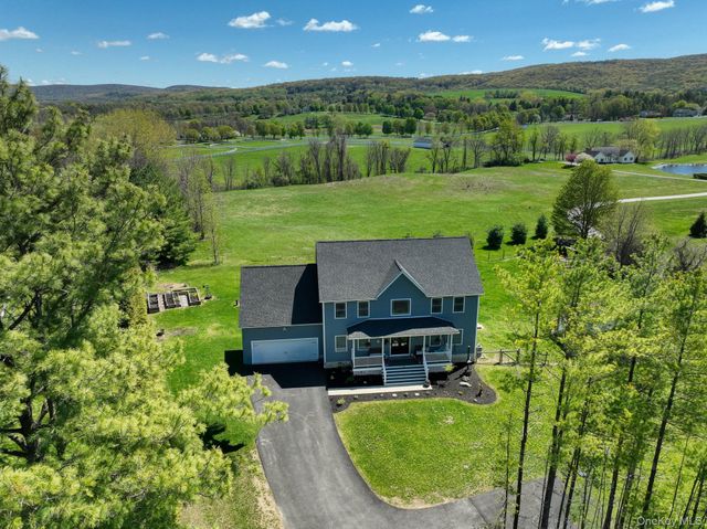 83 Lime Ridge Road, Poughquag, NY 12570