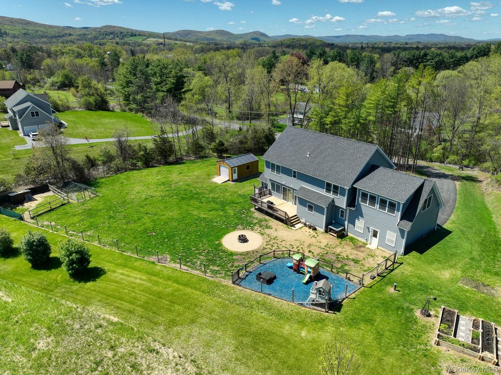 83 Lime Ridge Road, Poughquag, NY 12570