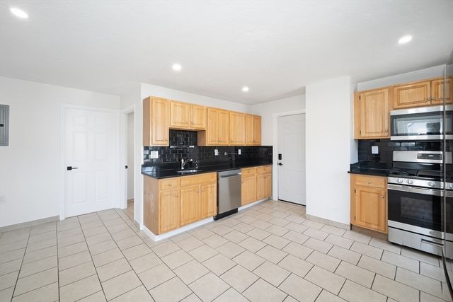117 Quincy St 2, Quincy, MA 02169