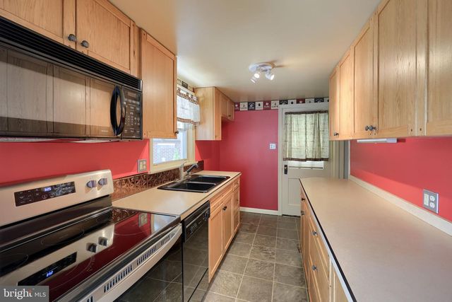 1310 CLARK ST, Lancaster, PA 17602