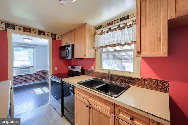 1310 CLARK ST, Lancaster, PA 17602