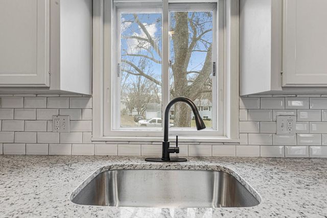 3633 Robinwood Terrace, Minnetonka, MN 55305