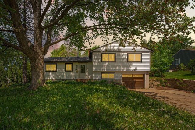 3633 Robinwood Terrace, Minnetonka, MN 55305