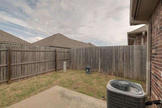 1001 SW 92nd Street, Oklahoma City, OK 73139