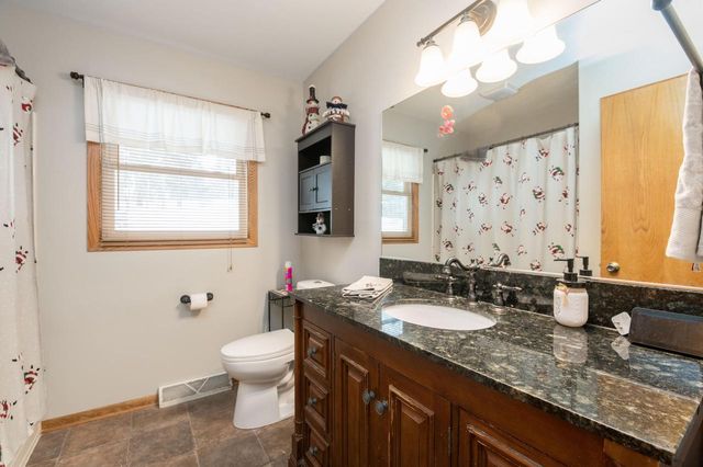 680 Brandt COURT, Pewaukee, WI 53072