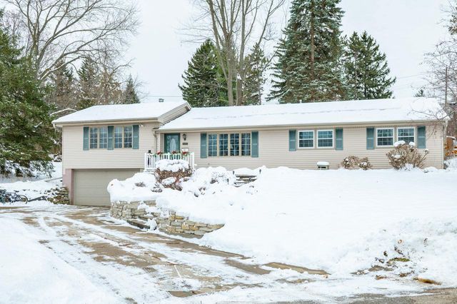 680 Brandt COURT, Pewaukee, WI 53072