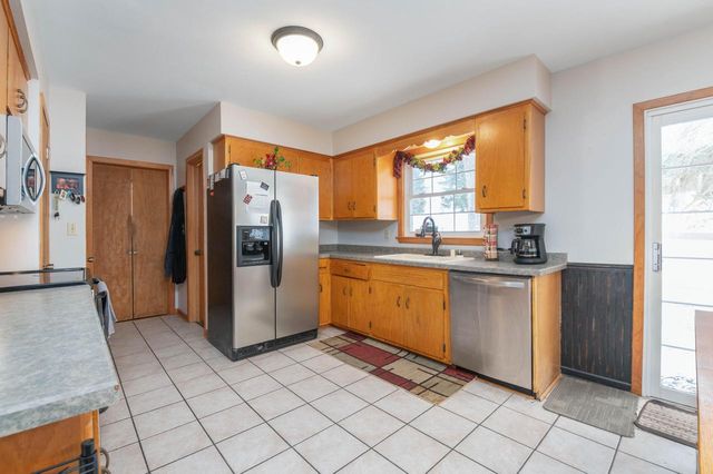 680 Brandt COURT, Pewaukee, WI 53072