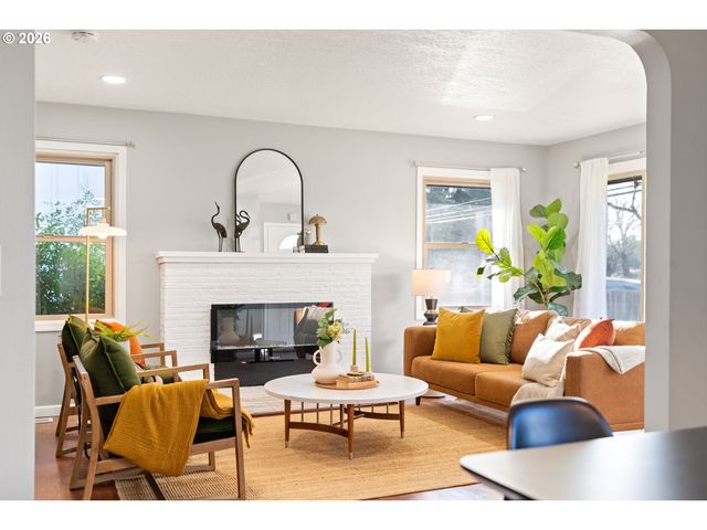 1820 Nw THATCHER Rd, Forest Grove, OR 97116