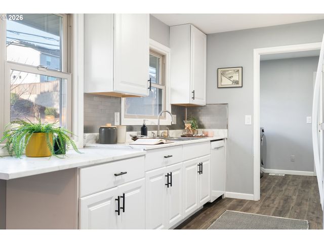 1820 Nw THATCHER Rd, Forest Grove, OR 97116