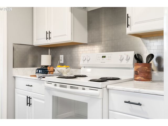 1820 Nw THATCHER Rd, Forest Grove, OR 97116