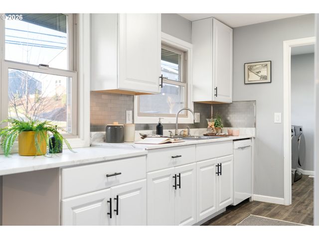 1820 Nw THATCHER Rd, Forest Grove, OR 97116