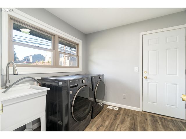 1820 Nw THATCHER Rd, Forest Grove, OR 97116