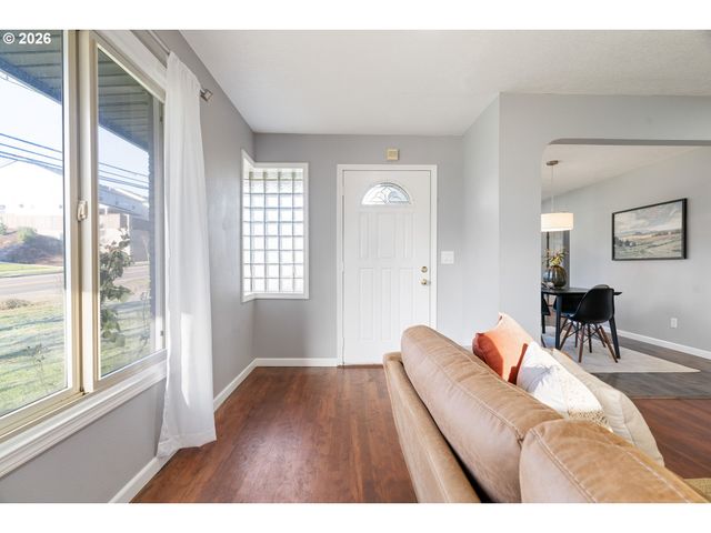 1820 Nw THATCHER Rd, Forest Grove, OR 97116