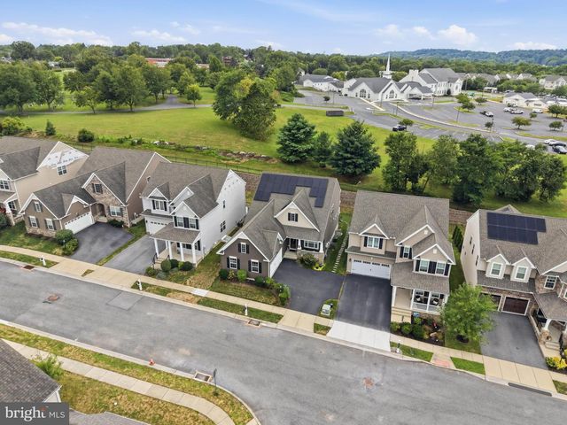 33 ALDERWOOD WAY, Lancaster, PA 17601