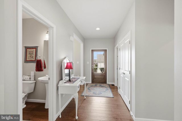 33 ALDERWOOD WAY, Lancaster, PA 17601