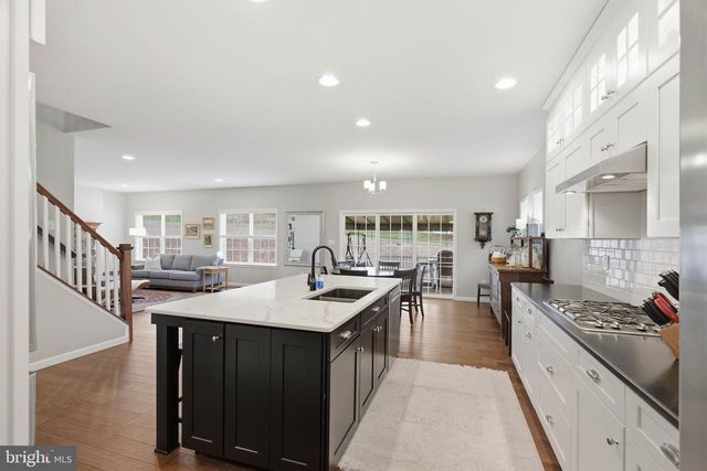 33 ALDERWOOD WAY, Lancaster, PA 17601
