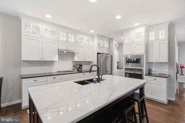 33 ALDERWOOD WAY, Lancaster, PA 17601