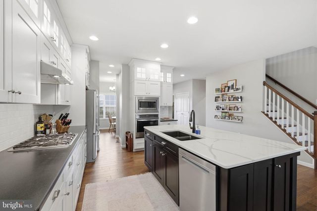 33 ALDERWOOD WAY, Lancaster, PA 17601