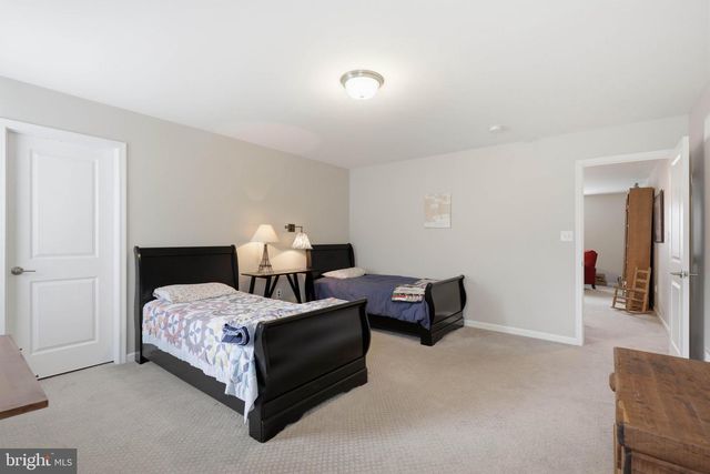 33 ALDERWOOD WAY, Lancaster, PA 17601