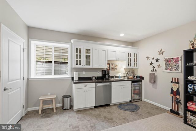 33 ALDERWOOD WAY, Lancaster, PA 17601