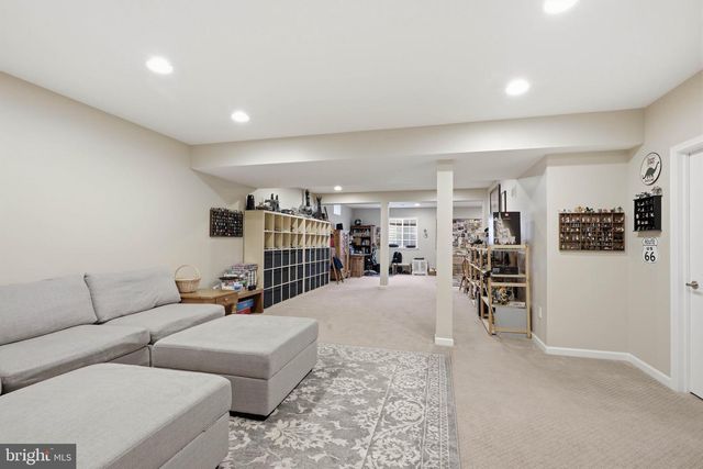 33 ALDERWOOD WAY, Lancaster, PA 17601