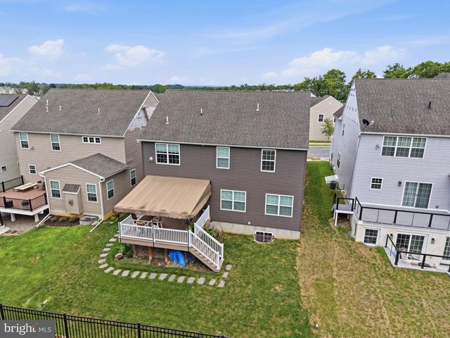 33 ALDERWOOD WAY, Lancaster, PA 17601